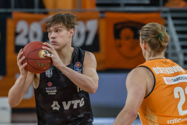 在激烈的足 在激烈的足