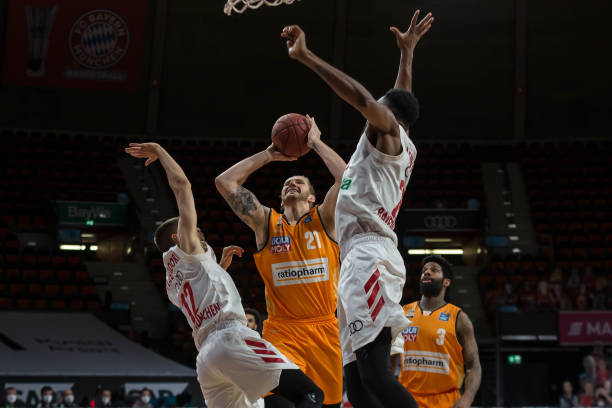 球场上的一 球场上的一